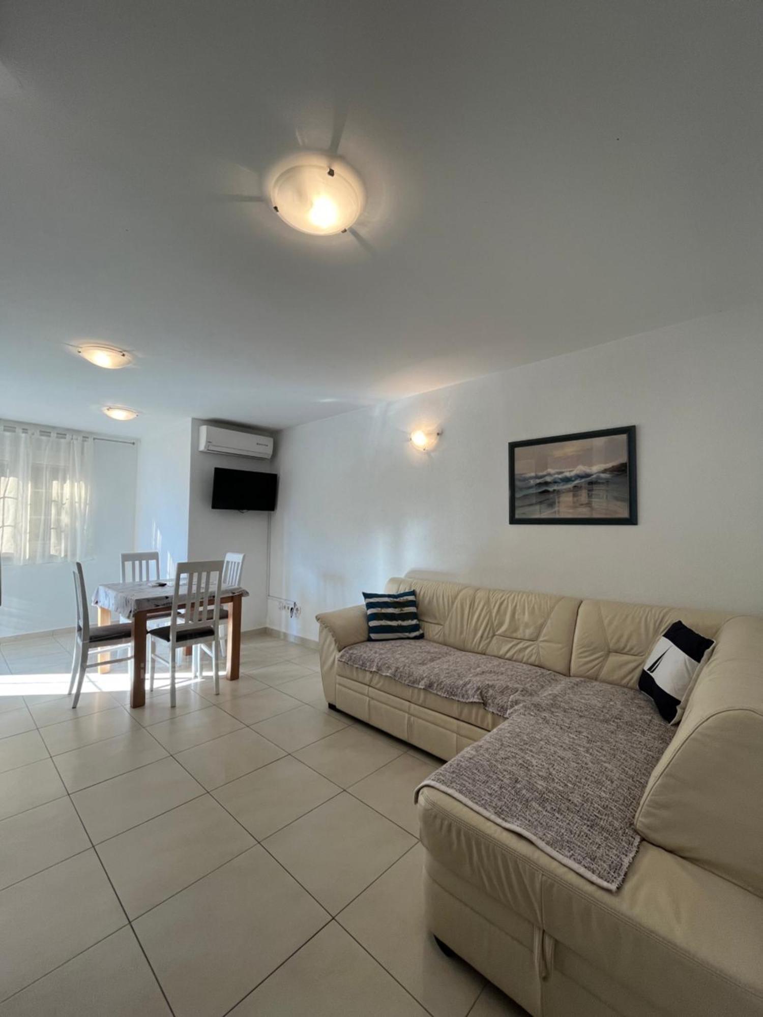 Apartments Karlo Башка-Вода Екстер'єр фото